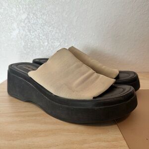 Vintage Style Steve Madden Beige Black Platform Slide Sandals Mule Clog
